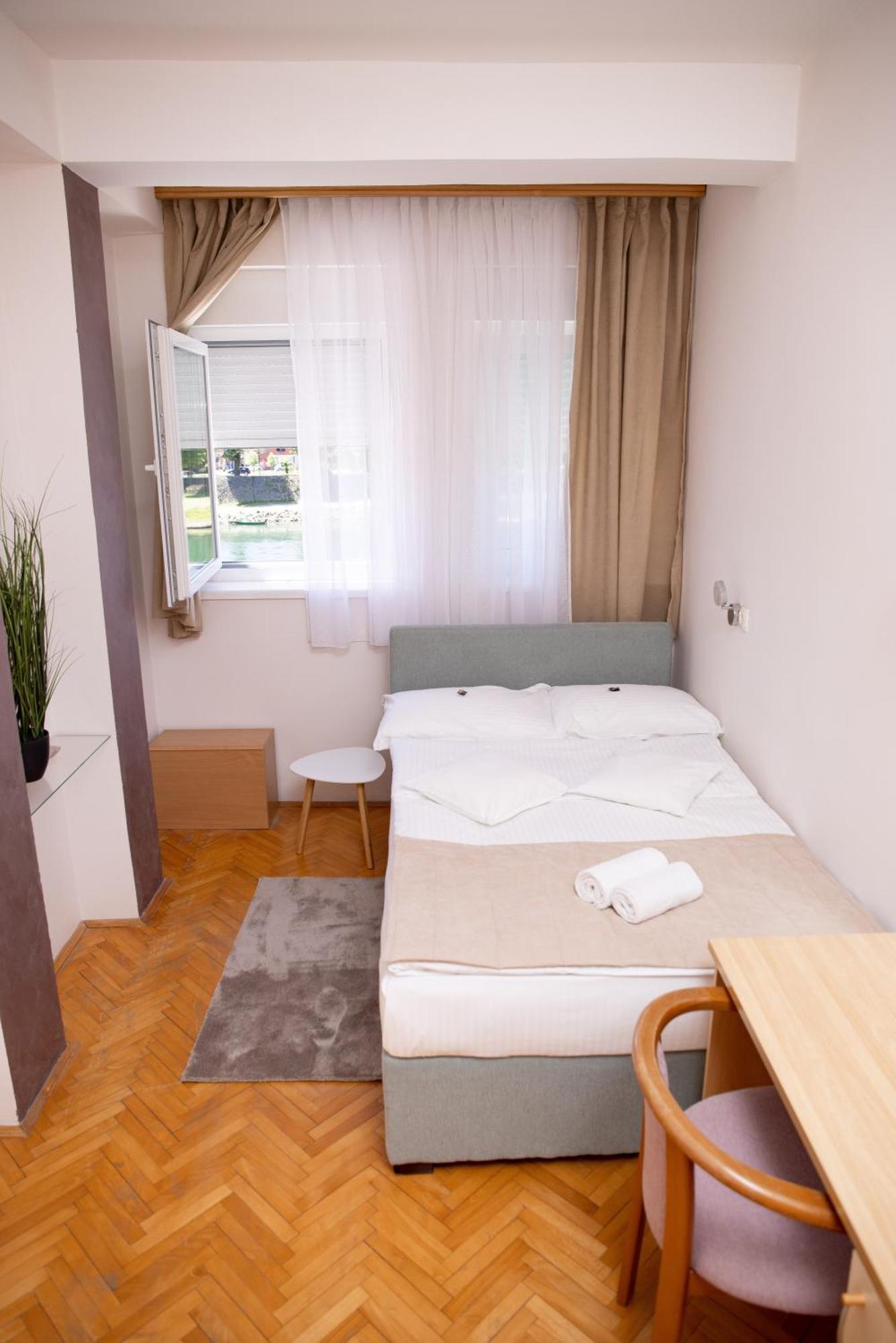 Motel New Sanatron Bosanski Novi Екстериор снимка
