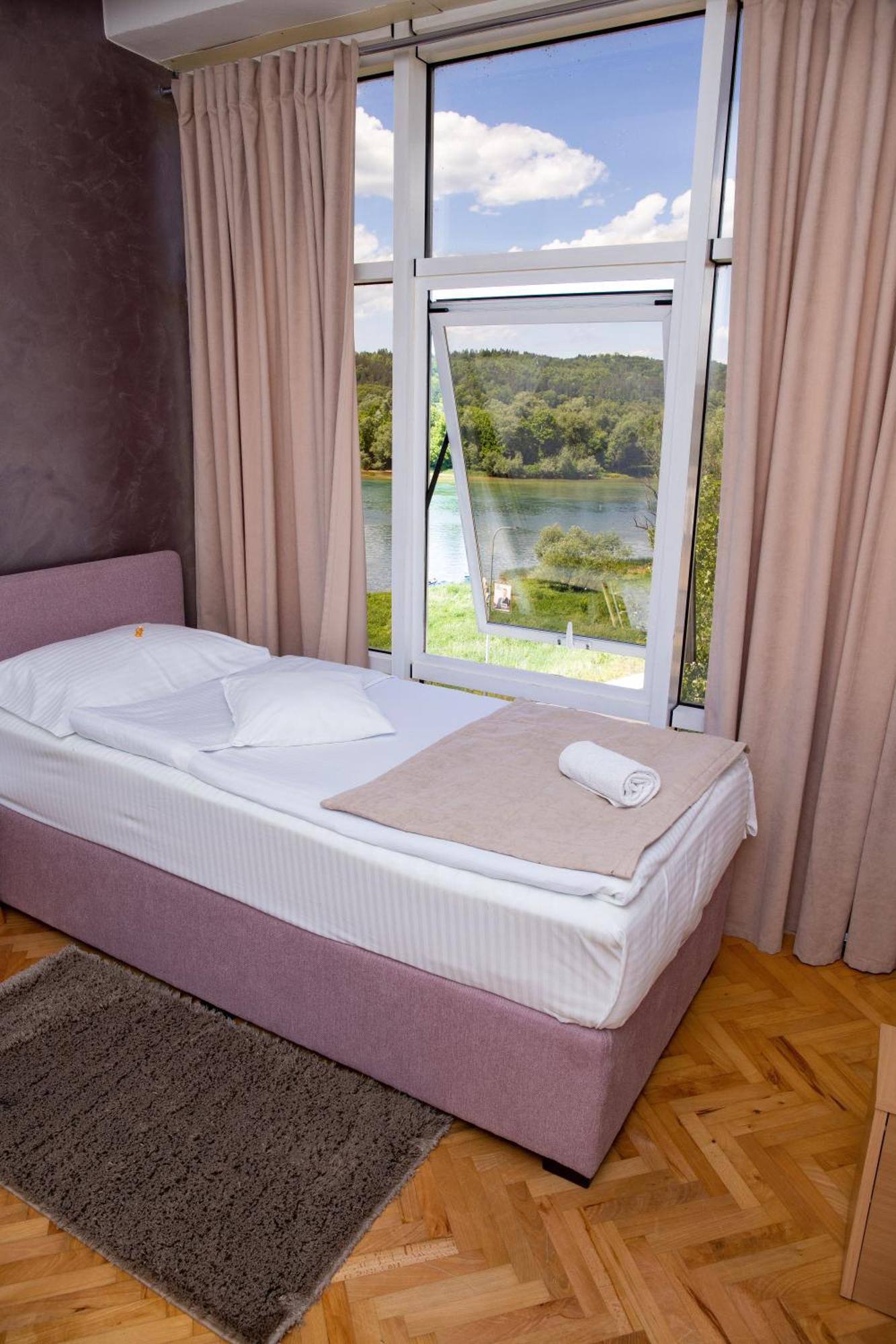Motel New Sanatron Bosanski Novi Екстериор снимка