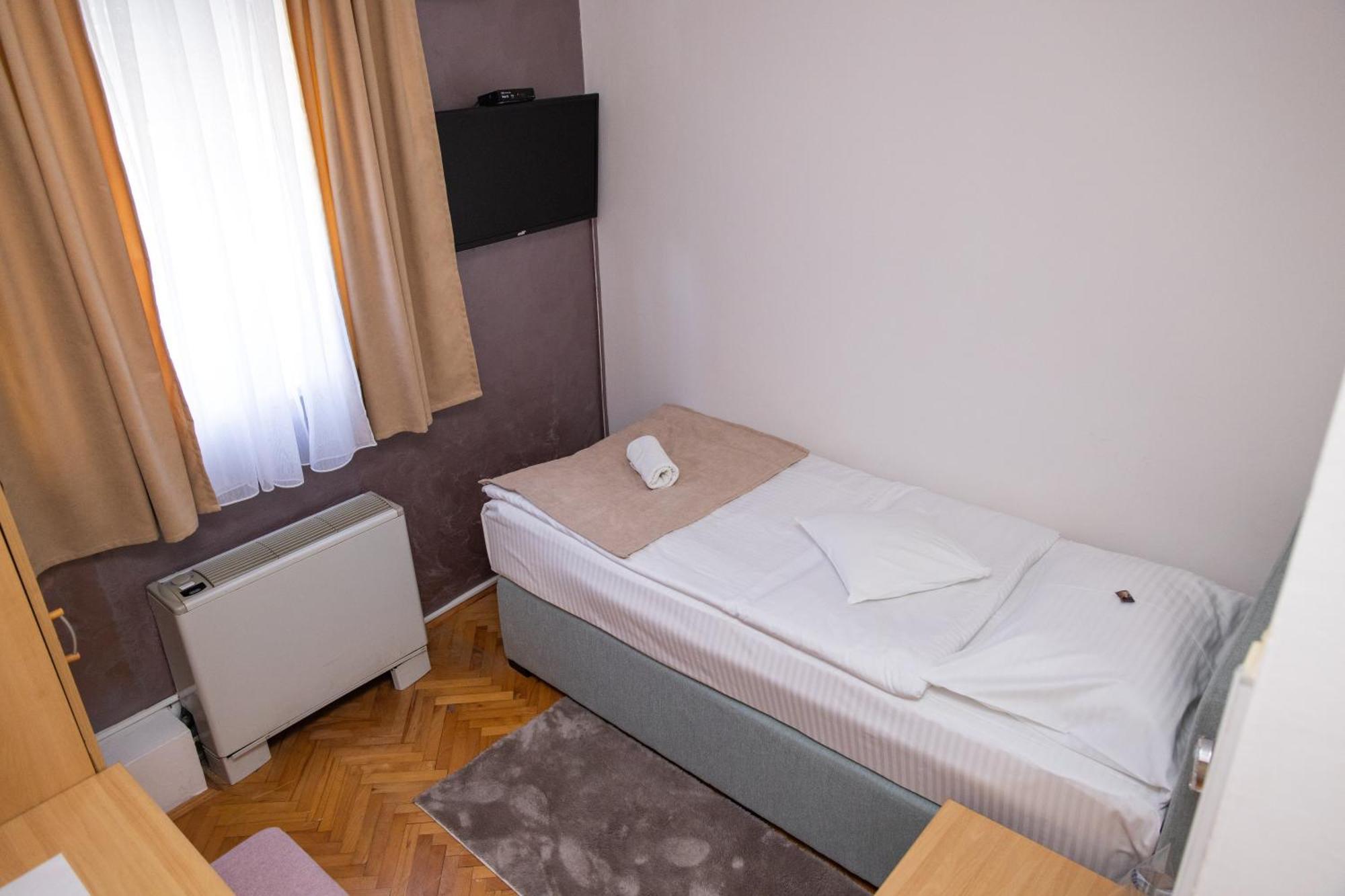 Motel New Sanatron Bosanski Novi Екстериор снимка